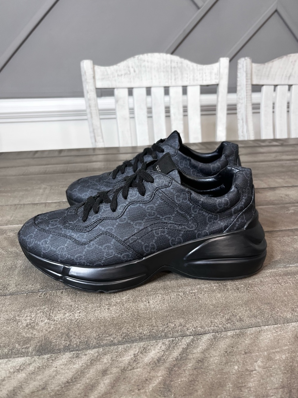 Gucci GG Rhyton Black
Monogram Canvas Sneakers Mens Sz 8.5